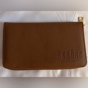 Benoss Milan zip around brown wallet.